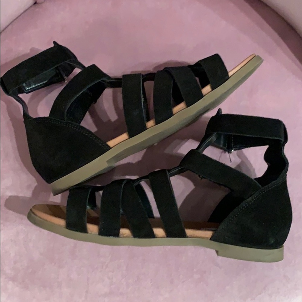 Black Steve Madden sandals